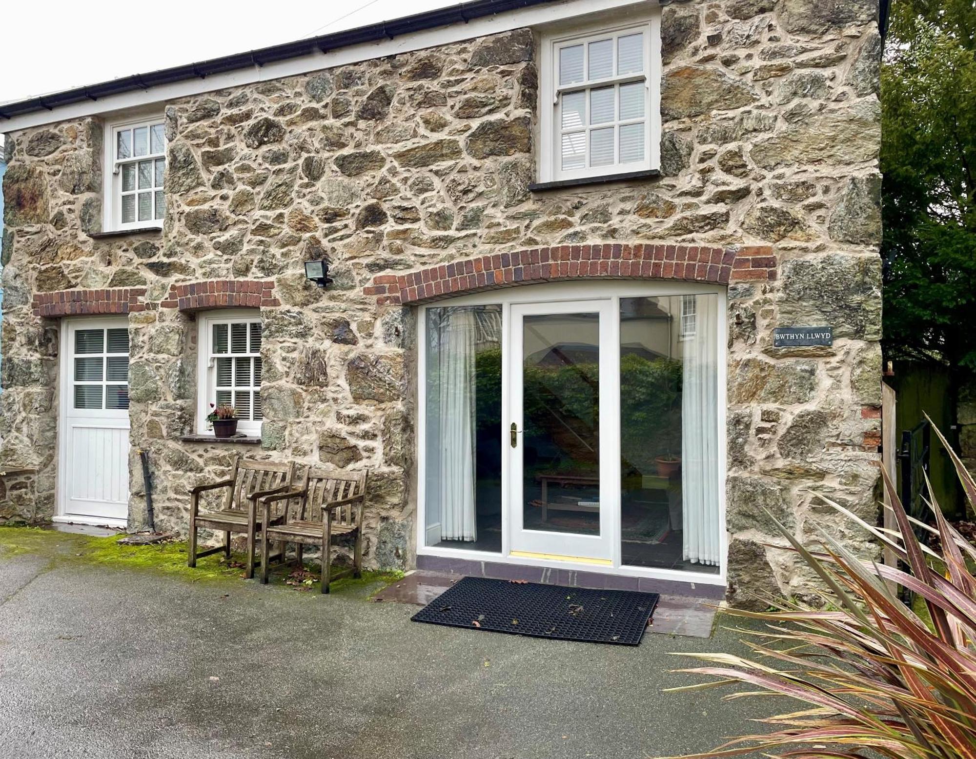Menai Bridge Villa Buitenkant foto